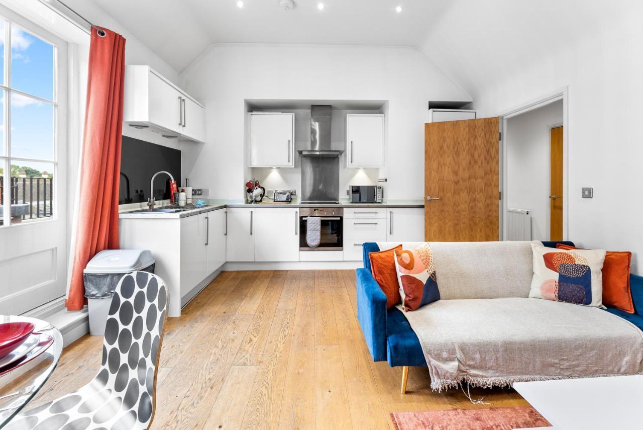 The Exquisite Gem Of Canterbury - Huge Balcony Apartment Екстериор снимка